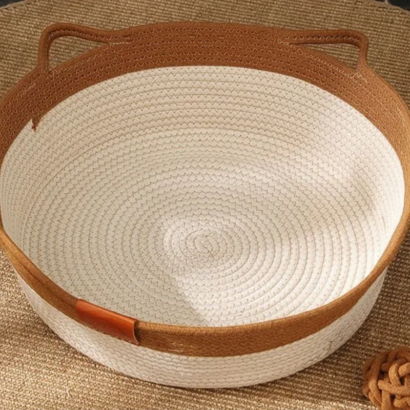 Proteja seus móveis com estilo usando o ArranhaDream! Esta cama arranhador oferece conforto e diversão para seu gato, mantendo suas garras longe do seu sofá. Garanta tranquilidade e móveis intactos! 😺